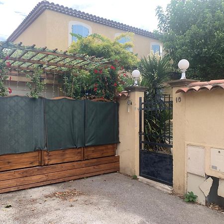 Studio Oustaou Acces Piscine Marsella Exterior foto